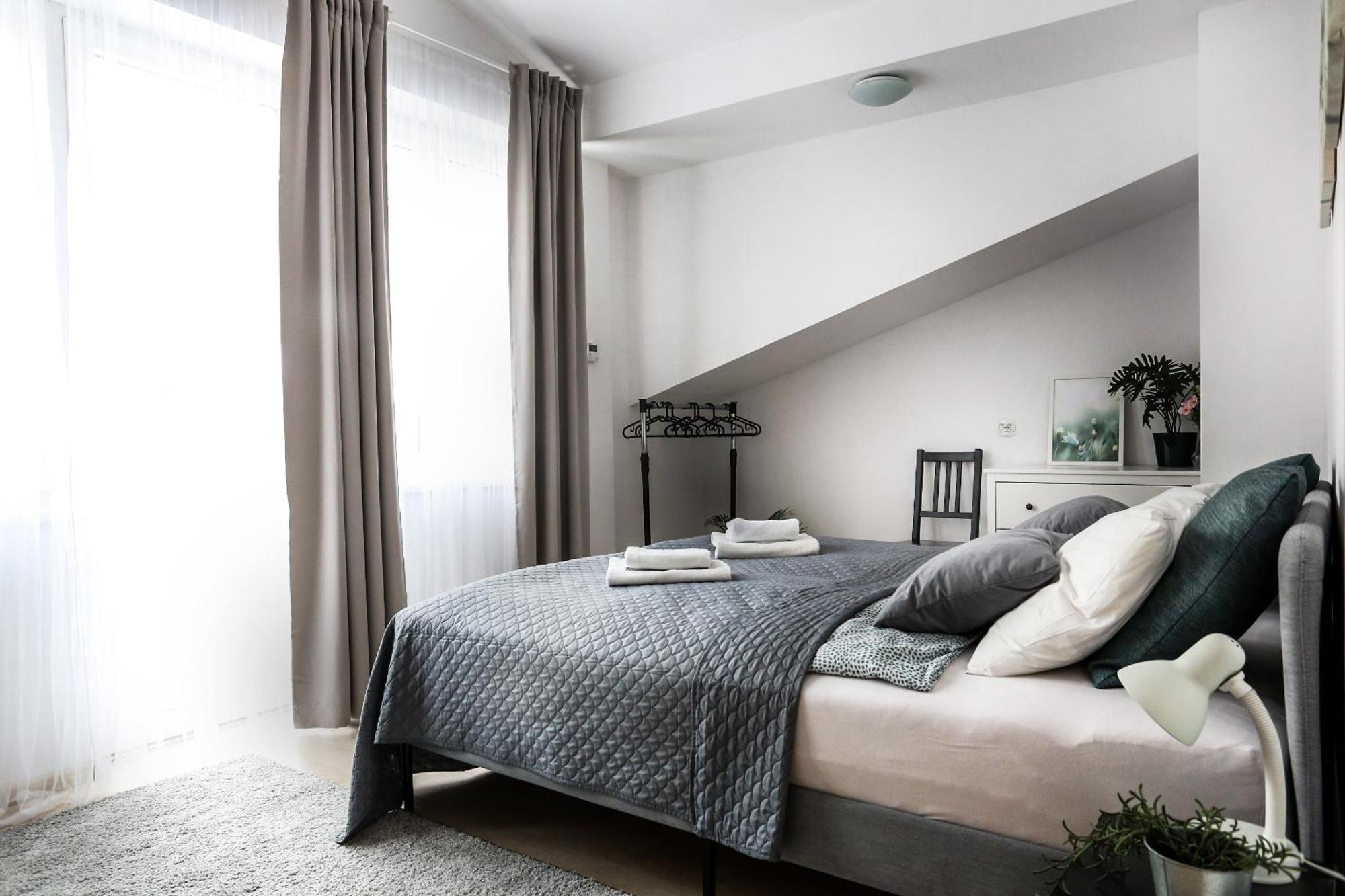 Fully-Furnished Apartment With Air Conditioning For Families, Cracow Old Town Krasków Exterior foto